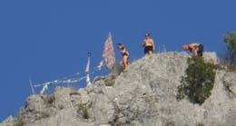 20230727_191504_rocher_drapeaux_