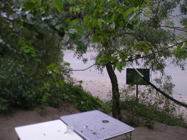 02_20060817_080002
